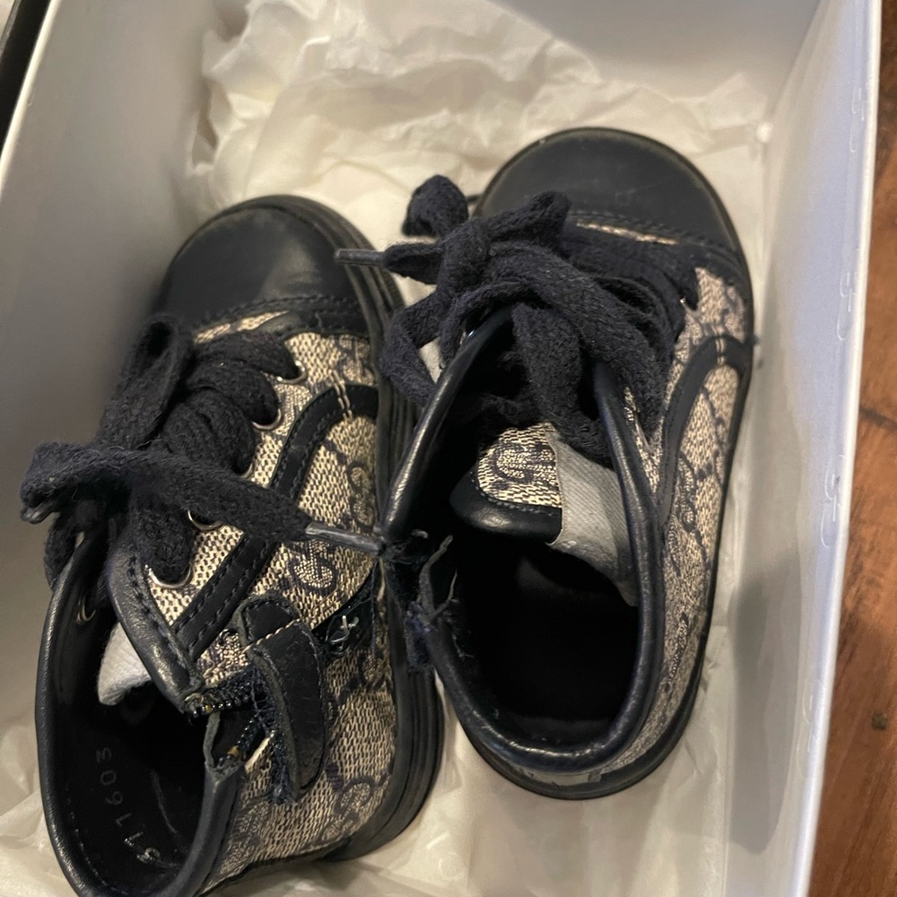 Gucci kids shoe